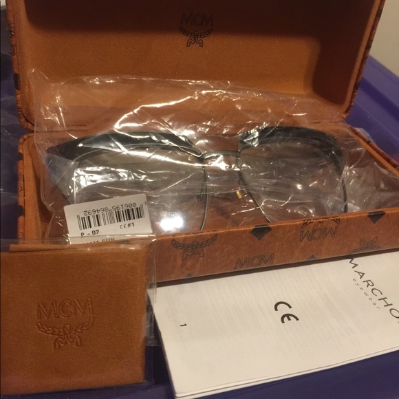 NWT Retro MCM Sunglasses - Picture 2 of 5